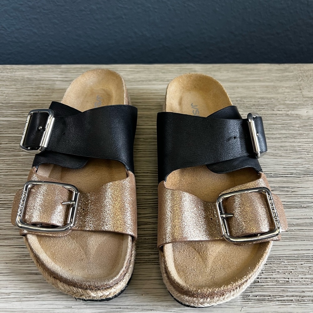 🟣J Slides Black and Rose Gold Women's Sandals
FINAL PRICE🟣